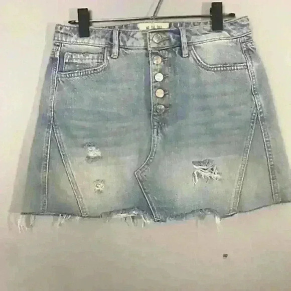 We The Free Womens Light Wash Distressed Denim Frayed Hem Mini Skirt Size 30 - Picture 3 of 9
